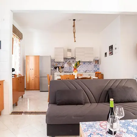 Gioia Relais אבולה